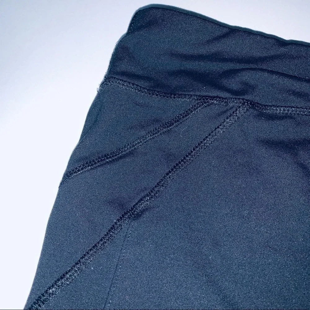 Abs mesh cut out athletic leggings size large